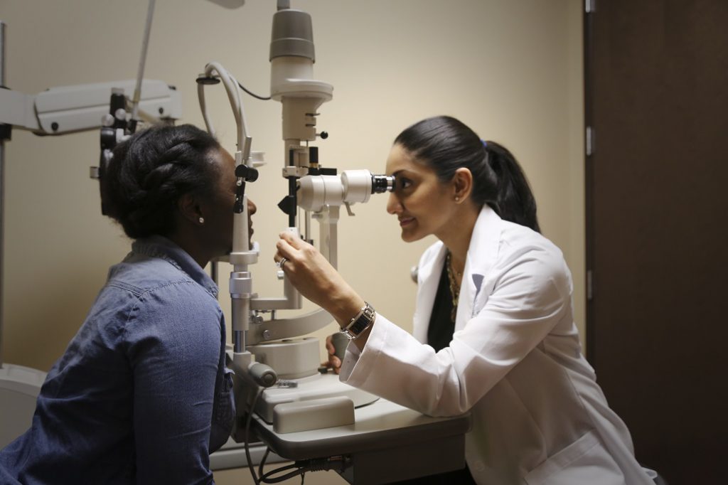 What’s the Differences Between an Optometrist and an Ophthalmologist?