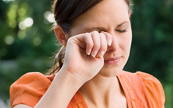 April showers and May flowers….bring itchy, watery, allergy eyes